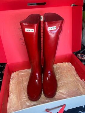 Hunter Gloss Red Tall Rubber Rain Boots